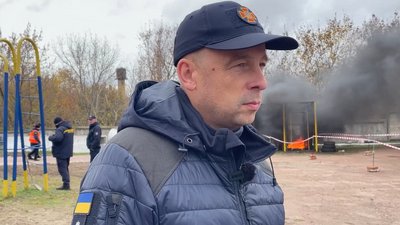Порятунок із димокамери та палаючий лабіринт: у Прилуках вперше змагалися рятувальники з різних районів Чернігівщини Порятунок із димокамери та палаючий лабіринт: у Прилуках вперше змагалися рятувальники з різних районів Чернігівщини