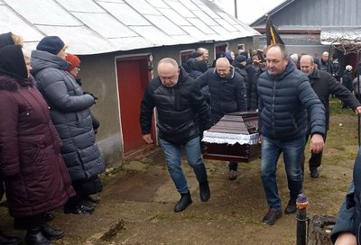 похорон віталій ременець, влучання дрона у тернополі похорон віталій ременець, влучання дрона у тернополі
