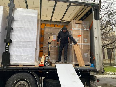 Розвантаження гуманітарної допомоги від німецьких партнерів Розвантаження гуманітарної допомоги від німецьких партнерів