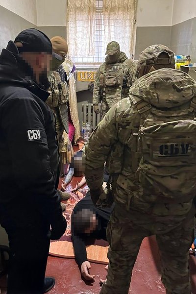 СБУ, ДБР та Нацполіція заблокували канал постачання наркотиків до Житомирської установи виконання покарань СБУ, ДБР та Нацполіція заблокували канал постачання наркотиків до Житомирської установи виконання покарань