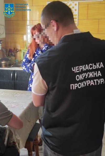 На Черкащині держреєстраторку підозрюють у службовій недбалості На Черкащині держреєстраторку підозрюють у службовій недбалості