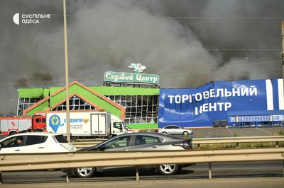 «Не чули звуку дрона»: очевидці розповіли про атаку РФ на «Епіцентр» в Одесі