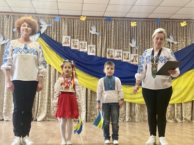 Гімн України та "Стефанія" – в дитсадку в Житомирі відзначили День єднання Гімн України та "Стефанія" – в дитсадку в Житомирі відзначили День єднання