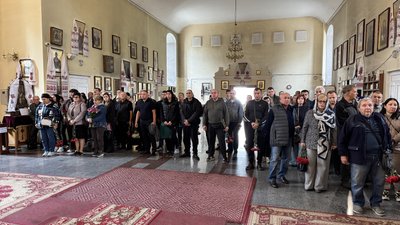 У Полтаві провели в останню путь трьох військових, які полягли на фронті У Полтаві провели в останню путь трьох військових, які полягли на фронті