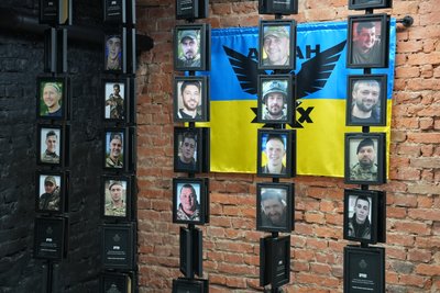 Меморіальна кімната, простір спецпідрозділу ГУР "Артан", портрети загиблих військовослужбовців, Івано-Франківськ Меморіальна кімната, простір спецпідрозділу ГУР "Артан", портрети загиблих військовослужбовців, Івано-Франківськ