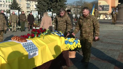 З військовим Олександром Мельником попрощалися у Рівному