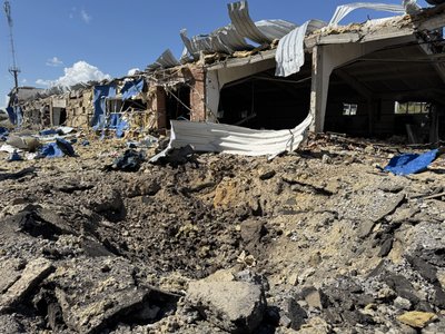 "Молимося, щоб якнайшвидше добили наш будинок": історія Сергія Стеценка з Хотіні на Сумщині "Молимося, щоб якнайшвидше добили наш будинок": історія Сергія Стеценка з Хотіні на Сумщині
