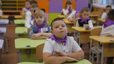 Діти під час першого дзвоника у Миколаєві Діти під час першого дзвоника у Миколаєві