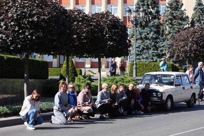 Провели «живим коридором»: у громаді на Черкащині поховали захисника Провели «живим коридором»: у громаді на Черкащині поховали захисника