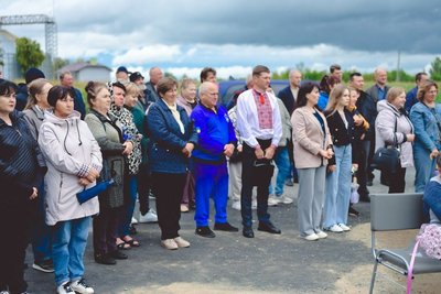На Житомирщині відкрили пам'ятний знак на честь земляка — Леоніда Стадника — найвищої людини світу 2007 року На Житомирщині відкрили пам'ятний знак на честь земляка — Леоніда Стадника — найвищої людини світу 2007 року