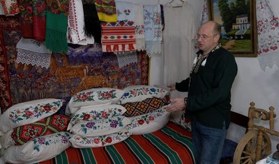 Житель Білозірʼя створив музей в будиночку на власному подвірʼї Житель Білозірʼя створив музей в будиночку на власному подвірʼї