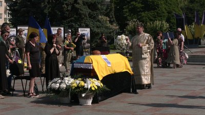 У Рівному попрощалися з військовим Сергієм Ковалевичем У Рівному попрощалися з військовим Сергієм Ковалевичем