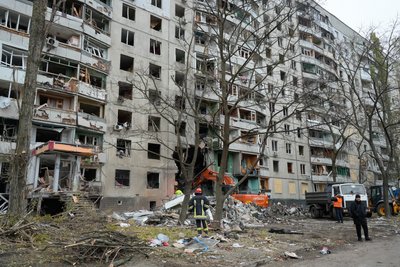 Влучання у будинок на Салтівці у Харкові Влучання у будинок на Салтівці у Харкові