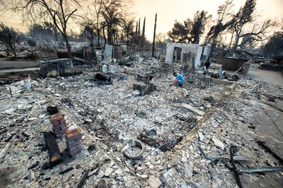 Пожежі в Лос-Анджелесі: 10 загиблих, згоріло 10 000 будівель Пожежі в Лос-Анджелесі: 10 загиблих, згоріло 10 000 будівель