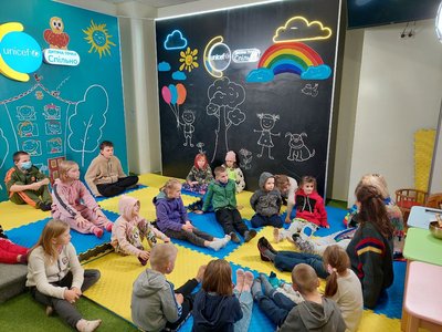 "Ми — з вами". Волонтери з Нідерландів готують млинці для переселенців на Львівщині "Ми — з вами". Волонтери з Нідерландів готують млинці для переселенців на Львівщині