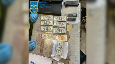 На Чернігівщині провели обшуки у справі "кримінальних авторитетів", які незаконно переправляли чоловіків за кордон На Чернігівщині провели обшуки у справі "кримінальних авторитетів", які незаконно переправляли чоловіків за кордон