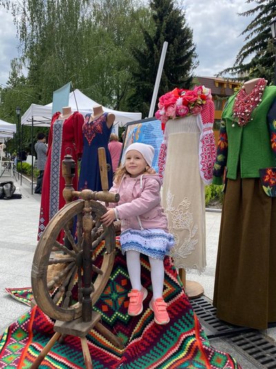 Всесвітній день вишиванки у Житомирі: майстеркласи, виставки, фотозони Всесвітній день вишиванки у Житомирі: майстеркласи, виставки, фотозони