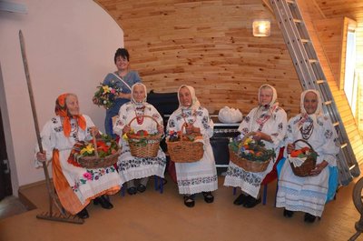 «Бовсунівським бабусям» — 20 років: як колектив зберігає автентичні пісні Житомирського Полісся