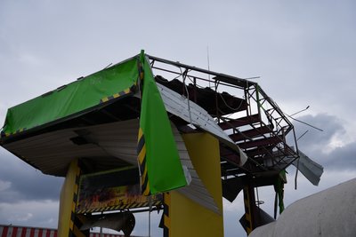 АЗС у Слобідському районі Харкова, куди влучив російський дрон АЗС у Слобідському районі Харкова, куди влучив російський дрон