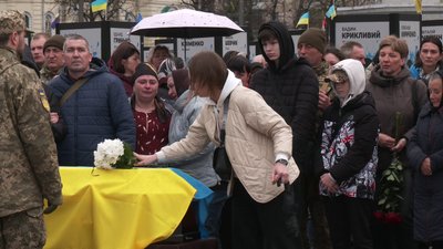 З бійцями Юрієм Харитонюком та Володимиром Смірновим попрощалися у Рівному З бійцями Юрієм Харитонюком та Володимиром Смірновим попрощалися у Рівному