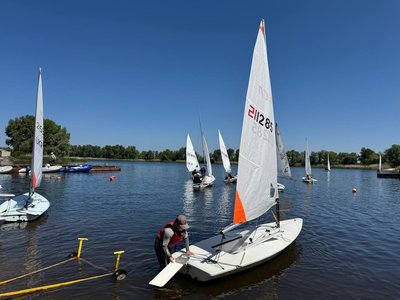 Ловили попутний вітер: у Черкасах стартував Чемпіонат України з вітрильного спорту Ловили попутний вітер: у Черкасах стартував Чемпіонат України з вітрильного спорту
