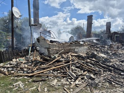 Вночі два “шахеди” атакували багатоквартирний будинок у селищі Вороніж на Сумщині Вночі два “шахеди” атакували багатоквартирний будинок у селищі Вороніж на Сумщині