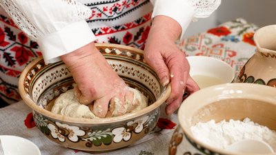 "Українець і хліб — це єдине ціле": рецепт весняного обрядового хліба від господині з Клесівської громади "Українець і хліб — це єдине ціле": рецепт весняного обрядового хліба від господині з Клесівської громади
