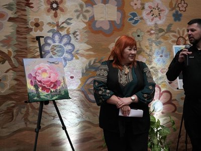 У Сумах презентували картину, написану представниками влади та поліції У Сумах презентували картину, написану представниками влади та поліції
