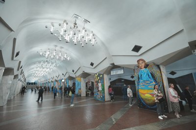 Картини в Харкові на станції метро «Історичний музей» Картини в Харкові на станції метро «Історичний музей»
