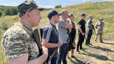 Тактмед і володіння зброєю для цивільних: де на Харківщині навчають первинної військової підготовки Тактмед і володіння зброєю для цивільних: де на Харківщині навчають первинної військової підготовки