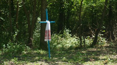 Понад 80 років берегла святиню: жителька Вінниччини передасть врятовану ікону майбутньому храму Понад 80 років берегла святиню: жителька Вінниччини передасть врятовану ікону майбутньому храму