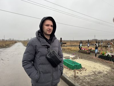 "Ми гуляли, на ковзанку ходили": спогади про вбиту російською армією 14-річну Аню Кушнарьову з Сум "Ми гуляли, на ковзанку ходили": спогади про вбиту російською армією 14-річну Аню Кушнарьову з Сум