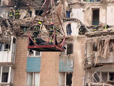 У Тернополі на місці обстрілу знайшли тіла людей, листопад 2025 У Тернополі на місці обстрілу знайшли тіла людей, листопад 2025