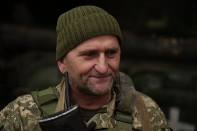 "На одне коліно став би перед піхотою". Історія бійця, який після важкого поранення повернувся в стрій