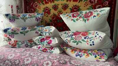 Село на Чернігівщині: як живуть пенсіонерки у майже покинутому селі Село на Чернігівщині: як живуть пенсіонерки у майже покинутому селі