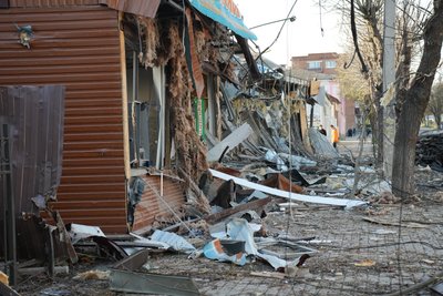 “Цвітуть сакури – місто житиме”: як живе Білопілля через рік після обстрілу центру “Цвітуть сакури – місто житиме”: як живе Білопілля через рік після обстрілу центру