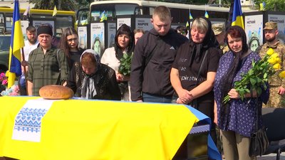 Був в АТО, а потім воював на Покровському напрямку: з сержантом Сергієм Козачуком попрощались у Рівному Був в АТО, а потім воював на Покровському напрямку: з сержантом Сергієм Козачуком попрощались у Рівному