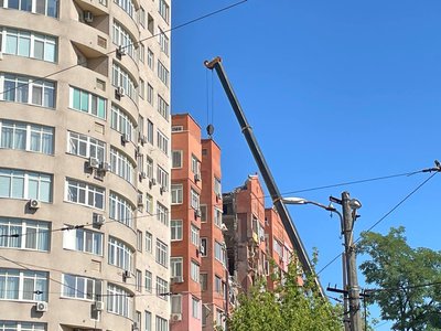 "Працюємо третю добу". На місці удару по центру Дніпра триває рятувально-пошукова операція