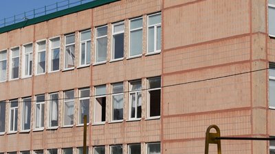 Пошкоджені 95 вікон та покрівля: як працюють заклади освіти Кропивницького після шахедної атаки Пошкоджені 95 вікон та покрівля: як працюють заклади освіти Кропивницького після шахедної атаки