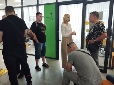 У Полтаві чоловіки не можуть оновити дані військового обліку через збій системи У Полтаві чоловіки не можуть оновити дані військового обліку через збій системи