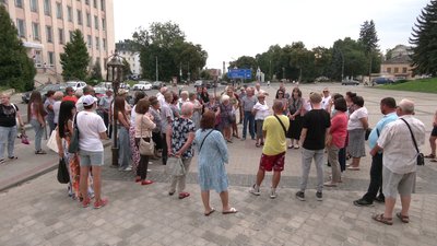 На Рівненщині жителі громади звинувачують її голову у побитті жінки, образах та погрозах На Рівненщині жителі громади звинувачують її голову у побитті жінки, образах та погрозах