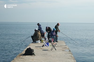 Купання, прогулянки та риболовля: яким був початок оксамитового сезону в Одесі Купання, прогулянки та риболовля: яким був початок оксамитового сезону в Одесі