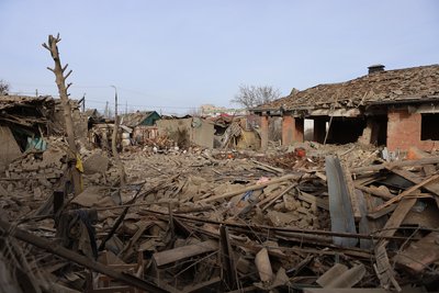 Зруйновані приватні житлові будинки в Центральному районі Херсона після атаки російської авіації
