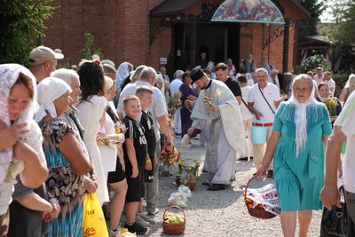 «Освячують дари природи»: у громадах ПЦУ на Кіровоградщині відзначають Яблучний Спас