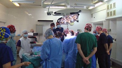 Команда хірургів відновлює обличчя після поранення військовому з Волині Команда хірургів відновлює обличчя після поранення військовому з Волині