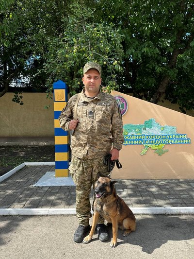 Нік — не просто службовий пес: як малінуа став побратимом прикордонника з Одещини Нік — не просто службовий пес: як малінуа став побратимом прикордонника з Одещини
