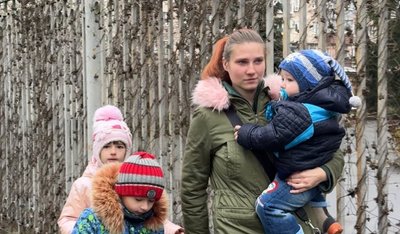 Полтавка з п’ятьма дітьми не може повернути будинок померлої матері попри рішення суду Полтавка з п’ятьма дітьми не може повернути будинок померлої матері попри рішення суду