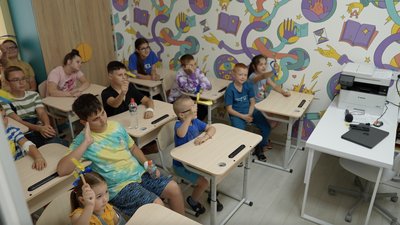 Відпочинок від лікарняних стін: як відбуваються заняття у черкаській "Школі супергероїв" Відпочинок від лікарняних стін: як відбуваються заняття у черкаській "Школі супергероїв"