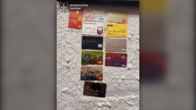 За крадіжку майже 5 млн грн з рахунків медзакладу в Сумах судитимуть двох чоловіків За крадіжку майже 5 млн грн з рахунків медзакладу в Сумах судитимуть двох чоловіків