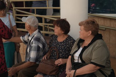 "Я ще там, вдома". Хто і навіщо приїздить з прикордоння до евакуаційного пункту в Сумах "Я ще там, вдома". Хто і навіщо приїздить з прикордоння до евакуаційного пункту в Сумах